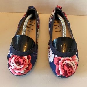 Size 8 Yosi Samra round toe foldable flats